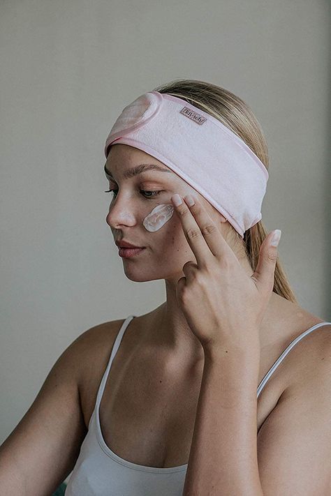 Makeup Headband, Skincare Products Photography, Washing Face, Spa Headband, Skin Color Palette, Applying Makeup, Hair Towel, Perfect Lips, Skin Care Steps