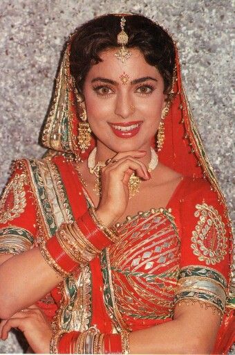 Juhi Chawla in bridal look Diya Kumari, Rajasthani Dress, Indian Princess, Bollywood Pictures, Karisma Kapoor, Retro Bollywood, Indian Star, Vintage Bollywood, Indian Bollywood