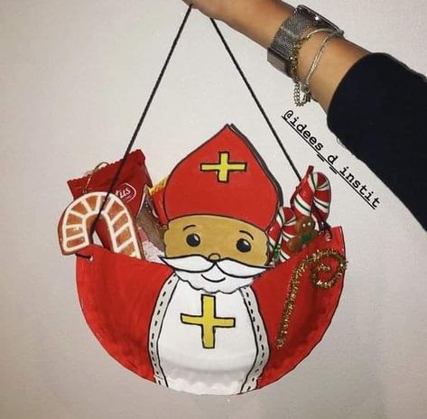 Preschool Designs, St Nicholas Day, Christmas Art Projects, Preschool Colors, San Nicolas, St Nicolas, Saint Nicolas, Saint Nicholas, Themed Crafts