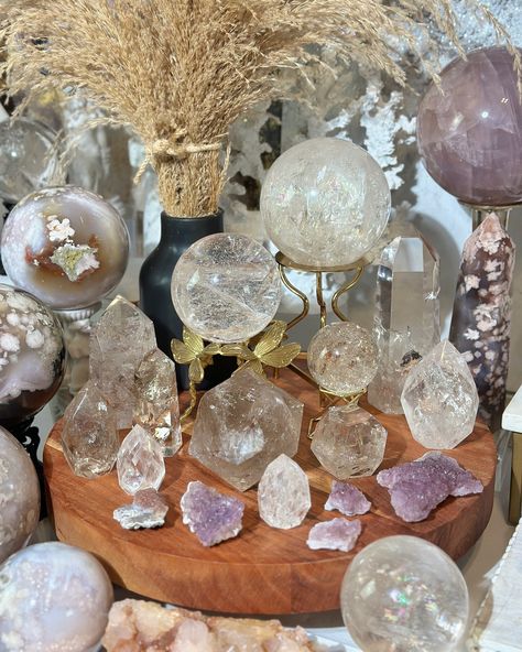 A little bit of crystal clear quartz, of course! ✨ LOVE this section of rainbow filled quartz and fun faceted polished shapes from Brazil. The spheres run from 57mm to big momma at 106mm. On our last day at the Denver gem show, we went back to grab more of these faceted dome flames for you, but these were the only nice ones we found. I’m just glad we at least got a variety of sizes. 🙂 These will be available starting Tuesday at Story pre-claims, then LIVE Wednesday & Thursday. Come check them... Big Momma, Spiritual Stuff, Gem Show, Clear Quartz, Crystal Clear, Last Day, Denver, Brazil, Rainbow