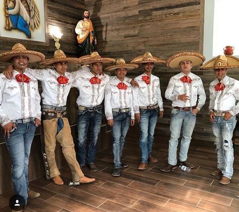 Quince Chambelanes Outfits, Vaquero Outfit, Quinceanera Chambelanes, Mariachi Quinceanera Dress, Chambelanes Outfits Quinceanera, Chambelan Outfits, Chambelanes Outfits, Charro Wedding, Charro Outfit