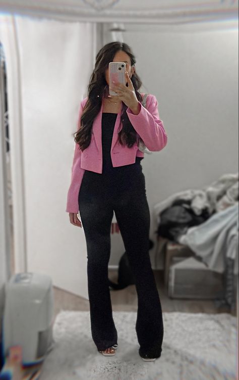 Mirror photo with a girl wearing all black outfit, a black bodysuit and black flared trousers with a pink cropped blazer Pink And Black Professional Outfit, Ulta Work Outfit All Black, Hot Pink Outfits Ideas, Pink Blazer Cropped, Blazer Outfits Date Night, Black Flare Pants Work Outfit, Pink Blazer Business Casual, Short Pink Blazer Outfit, Pink Outfits Work