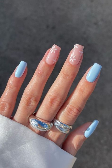 31 Blue Nail Ideas to Inspire Your Next Manicure | The Everygirl Light Blue Nail Designs, Sky Blue Nails, Blue And White Nails, Pink Chrome Nails, Light Blue Nails, Baby Blue Nails, Blue Acrylic Nails, Nagel Tips, Daisy Nails