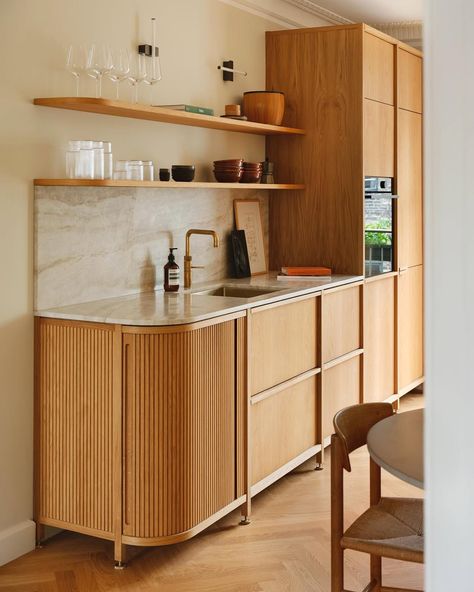 House • Instagram Rounded Corner Cabinet, Danish Kitchen, Japandi Kitchen, Scandi Kitchen, Danish Interior, Old Apartments, Honey Oak, High Quality Kitchen, Oak Kitchen