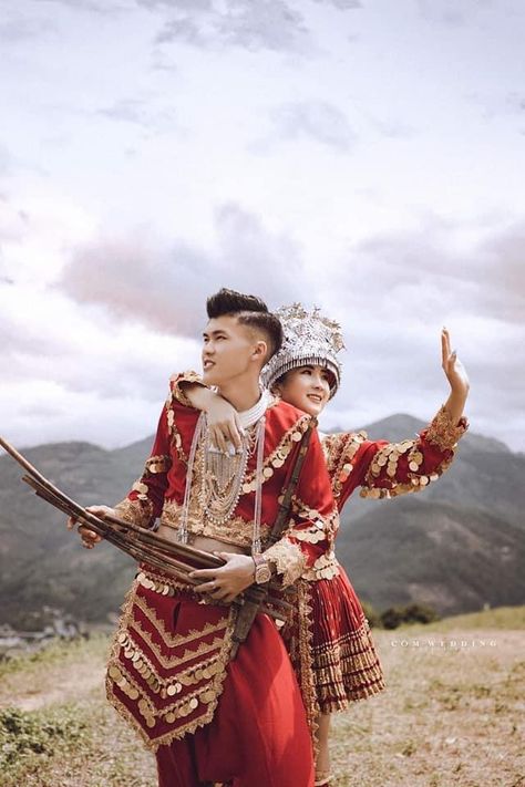 Hmong Wedding, Vietnamese Traditional Clothing, Hmong Clothes, Chinese Traditional Costume, Thai Clothes, Culture Clothing, Event Program, Traditional Outfits, Wedding Inspo