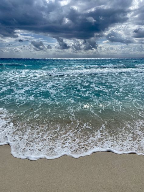 Tranquilidad de las olas Del Mar Waves On Beach, Ocean Soap, Underwater Wallpaper, North Shore Hawaii, Resin Art Painting, Sherlock Funny, Beach Waves, Ocean Waves, Texture Art