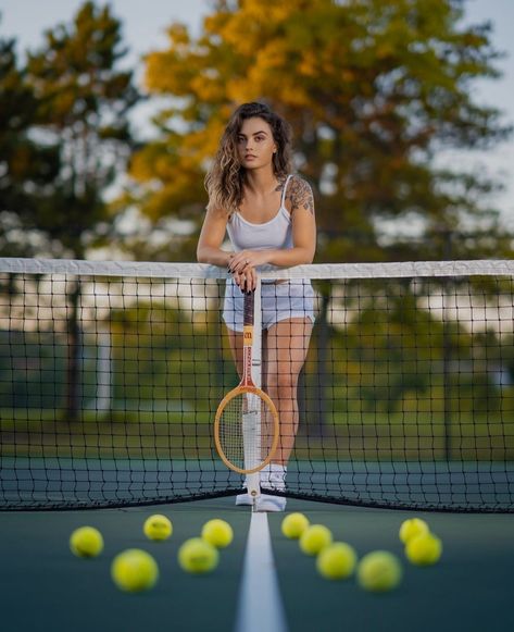 Tennis Instagram Pictures, Tennis Fashion Photography, Tennis Senior Pictures, Tennis Fashion Editorial, Tennis Court Photoshoot, Tennis Photoshoot, Tennis Team Gifts, Tennis Photography, Tennis Pictures