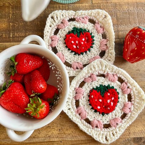 Dive into the fruitful garden of crochet with our Strawberry Heart Granny Square Crochet Pattern! This extensive pattern features a meticulously crafted PDF guide, complete with detailed steps and accompanying visuals, tailored to assist crocheters of all skill levels. 🍓 Pattern Highlights: PDF Guide: Our easy-to-follow instructions ensure that crafters of various levels can seamlessly create this charming design. This Strawberry Heart Granny Square Crochet Pattern features comprehensive instru Acnh Granny Square, Food Crochet Granny Square, Cake Granny Square, Strawberry Square Crochet, Cherry Granny Square Pattern, Fruit Granny Square, Crochet Strawberry Granny Square, Types Of Granny Squares, Cute Granny Squares