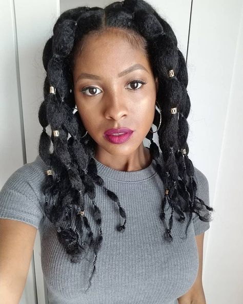 30 Popular Bubble Braid Hairstyles to Try in 2023 - The Trend Spotter Hair Bubble Braids, Natural Hair Breakage, Detangling Natural Hair, Parting Hair, Natural Hair Moisturizer, Clear Hair, Breaking Hair, Marley Hair, Bubble Braids