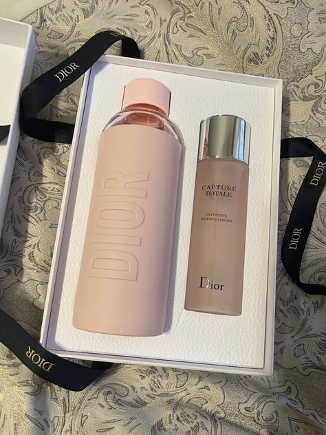 Pink Princess Aesthetic, Dior Capture Totale, Dior Lip Glow, Dior Perfume, Dior Beauty, Jewelry Fashion Trends, Luxury Makeup, Skin Care Gifts, Perfume Collection