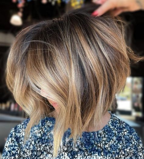 Short Light Brown Hair With Blonde Highlights Bob Hairstyles, Brown Bob With Blonde Highlights, Hair Color For Women Over 60, Dark Caramel Hair, Short Balayage, Sunkissed Hair, Best Bob Haircuts, Bob Cuts, Hair Color Caramel