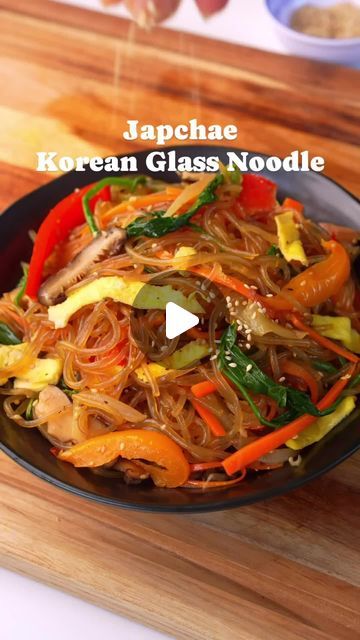 Asian Food | Recipes | Cooking on Instagram: "Say "YUM " if you would try this !!⁣ ⁣  JAPCHAE (KOREAN GLASS NOODLE STIR FRY): my recent noodle obsession, this dish is packed with lots of colorful veggies and tossed in a savory sauce. Japchae is great for meal prep and leftovers because it holds really well in the fridge. It is good served cold as it is warm! Here I kept it simple for meatless Monday, but you can easily add any meat for extra protein.⁣ ⁣ Servings: 4⁣ Ingredients:⁣ 8 oz Korean glass noodle⁣ 2 eggs⁣ 1 medium carrot or 1/2 of a large carrot, julienned⁣ 1/2 red bell pepper, thinly sliced⁣ 1/2 orange bell pepper, thinly sliced⁣ 1/2 onion, sliced⁣ 2 green onion, chopped⁣ 3 clove garlic, minced⁣ 4 shiitake mushrooms, sliced⁣ 1 cup spinach⁣ 4 tbsp soy sauce⁣ 2 tbsp sesame oil⁣ 2 tb Glass Noodle Recipes, Glass Noodle Stir Fry, Jap Chae, Glass Noodles Recipe, Korean Glass Noodles, Mushroom Garlic, Rice Noodle Recipes, Asian Noodle Dishes, Colorful Veggies