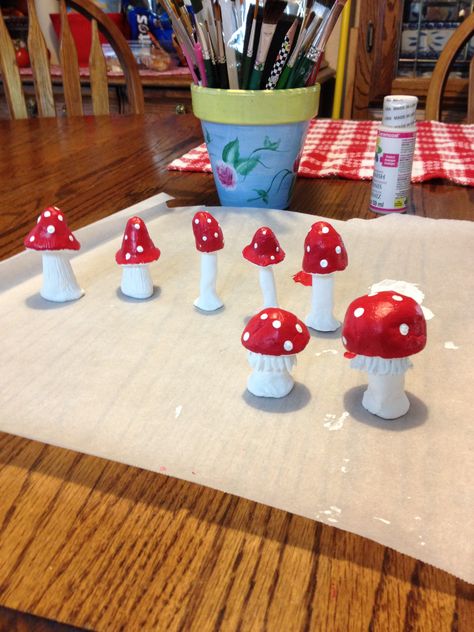 Air dry clay mushrooms for the fairy gardens Air Dry Clay Mushrooms, Clay Mushrooms, Mushroom Crafts, Clay Crafts For Kids, Fairy Garden Party, Diy Air Dry Clay, Air Dry Clay Projects, Diy Flower Pots, Clay Fairies