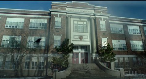 Riverdale High School, Riverdale Aesthetic, Riverdale Cast, Riverdale, Karate, High School, House Styles, Building