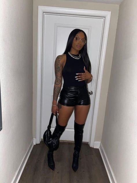 Leather Shorts Outfit, Black Boots Outfit, Club Outfits For Women, Cute Birthday Outfits, Dressy Casual Outfits, Boujee Outfits, Looks Black, Cute Swag Outfits