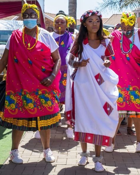 Tsonga Brides on Instagram: “🎈HAPPY HERITAGE DAY🎈 Makoti: @ikhethiweintombenhle Dress by : @tsongabrides…” Traditional Tsonga Wedding Dresses, Tsonga Traditional Dresses Weddings, Tsonga Dresses, Tsonga Traditional Attire, Happy Heritage Day, Tsonga Traditional Dresses, Sepedi Traditional Attire, Heritage Day, African Traditional Wear