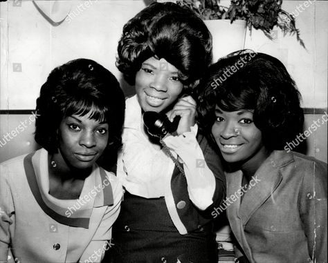 Martha Reeves and The Vandellas L-R Martha Reeves, Rosalind Ashford and Betty Kelly circa 1965 Martha Reeves, Photo Stock Images, Northern Soul, Sweet Soul, Diana Ross, Soul Music, Blues Rock, Female Singers, Music Songs