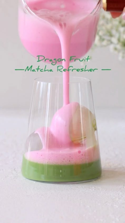 Matcha Juice Recipe, Unique Matcha Drinks, Matcha Refresher, Dragon Fruit Drinks, Matcha Tonic, Matcha Flavors, Dragon Fruit Tea Recipe, Dragon Fruit Recipe, Dragon Fruit Powder