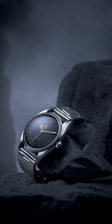 One of the first models of the Rolex Explorer watch, launched in the wake of the first successful ascent of the world’s highest peak, Mount Everest, in 1953. Its clean aesthetics, based on a steel Oyster case and highly legible display, have withstood the test of time. Watch Product Photography, Steel Photography, Watch Aesthetic, Watch Photography, Used Rolex, Rolex Explorer, Watch Photo, Expensive Watches, Hand Watch