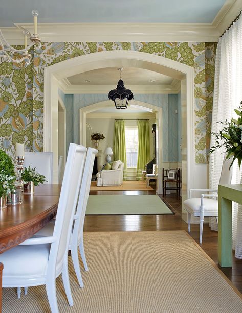 Tailored Traditional Interiors | Kelley Proxmire, Inc. | United States Southern Dining Room, Nest Ideas, Southern Home Interior, Green Dining Room, Dining Room Wallpaper, Empty Nest, Southern Homes, Southern Home, Dining Room Inspiration