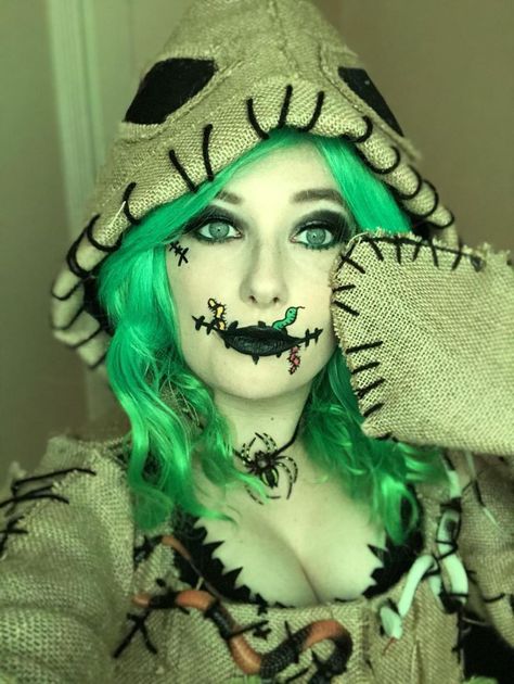 Oogie Boogie Cosplay, Tim Burton Costumes, Oogie Boogie Costume, Nightmare Before Christmas Costume, Halloween Eye Makeup, Adornos Halloween, Halloween Makeup Inspiration, Halloween Eyes, Halloween Costume Outfits