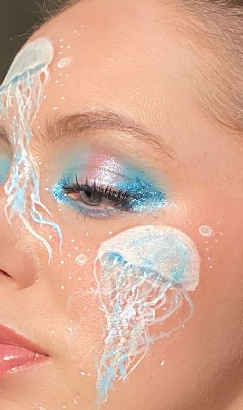 Underwater Eye Makeup, Water Themed Makeup Look, Aquamarine Makeup Looks, Jellyfish Makeup Look, Ocean Inspired Makeup Looks, Sea Shell Makeup, Jellyfish Eye Makeup, Sea Creatures Makeup, Jelly Fish Make Up