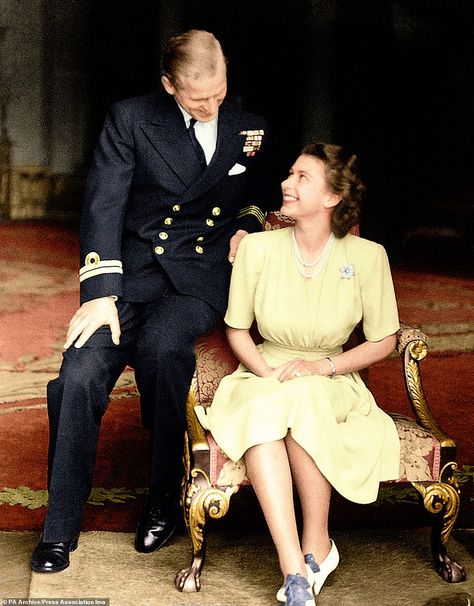 Prince Philip Queen Elizabeth, Vévodkyně Kate, Queen And Prince Phillip, Young Queen Elizabeth, Royal Family Portrait, Rainha Elizabeth Ii, English Royal Family, Rip Prince, Reine Elizabeth Ii