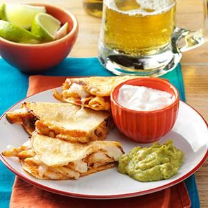 Chicken+Quesadillas Home Chicken, Recipes With Flour Tortillas, Chicken Quesadilla Recipe, Quesadilla Recipe, Mexican Dinner Recipes, Mexican Dinner, Quesadilla Recipes, Chicken Quesadillas, Leftover Chicken