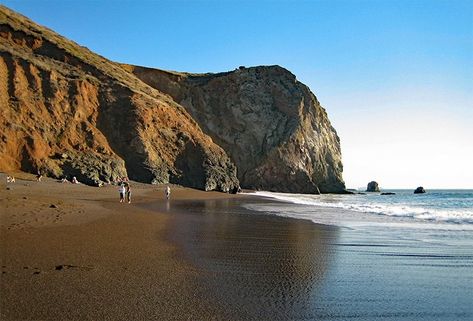 11 Top-Rated Beaches in the San Francisco Area | PlanetWare Clouds At Night, San Francisco Beach, San Francisco Museums, Golden Gate Park, San Francisco Travel, Marin County, Travel Wishlist, Suspension Bridge, San Fran