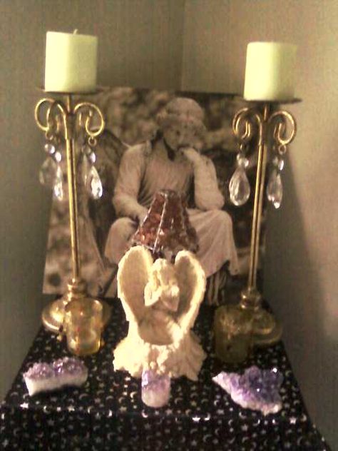 Angel Altar photo by Judy Cramer Angel Altar Ideas, Angel Altar, Sacred Space Altar, Altar Ideas, Feng Shui Crystals, Britney Spears Pictures, Sacred Spaces, Home Altar, Spiritual Beliefs