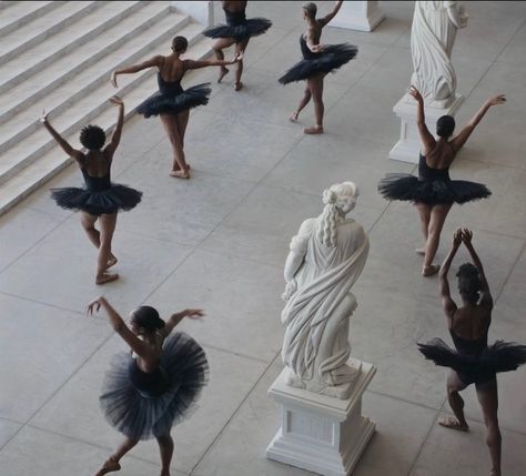 Black Dancers, Classic Academia, Ballet Beauty, Black Ballerina, Dancing Aesthetic, Black Femininity, Ballet Photography, Ballet Girls, Dance Photography