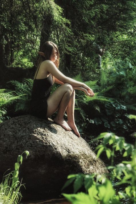 Fairy In The Woods Photoshoot, Elven Forest Aesthetic, Fairy Grunge Photoshoot, Sitting On Tree Branch Pose, Wood Nymph Aesthetic, Dark Fem Photoshoot, Forest Fairy Photoshoot Ideas, Forest Portrait Photography Female, Forest Fashion Editorial