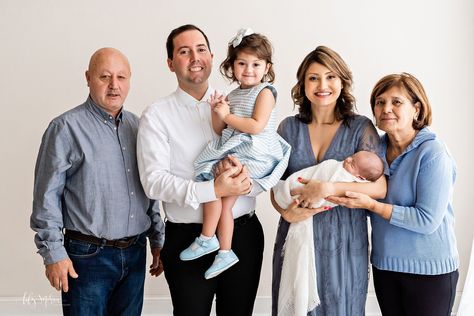 Newborn Family Photos With Grandparents, Grandparents Newborn Photography, Outdoor Family Photos With Grandparents, Family Photo Grandparents, Family With Grandparents Photos, Family Portraits With Grandparents, Grandparents Portraits, Family Photo Ideas With Grandparents, Family Photoshoot With Grandparents