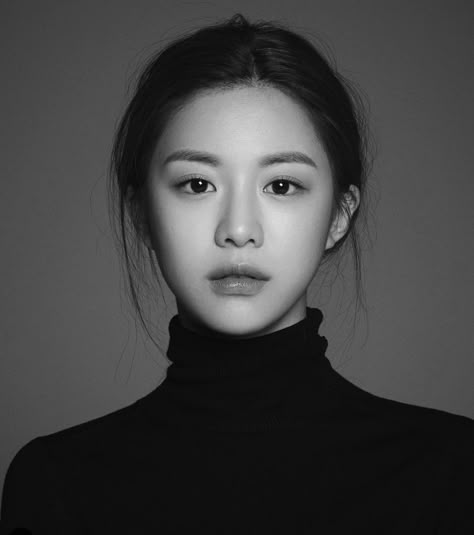 Korean Bw Photoshoot, Korean Black Photoshoot, Face Photography Korean, Go Youn Jung Photoshoot, Korean B&w Photoshoot, Go Yung Joong Actress, Korean Headshots, Go Yunjong, Korean Self Portrait