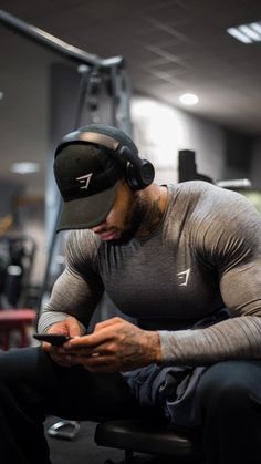 Gymshark Athlete, Male Fitness Photography, Gym Photoshoot, Gym Photography, Photography Men, Gym Aesthetic, Build Muscle Mass, Fitness Video, Fitness Photoshoot