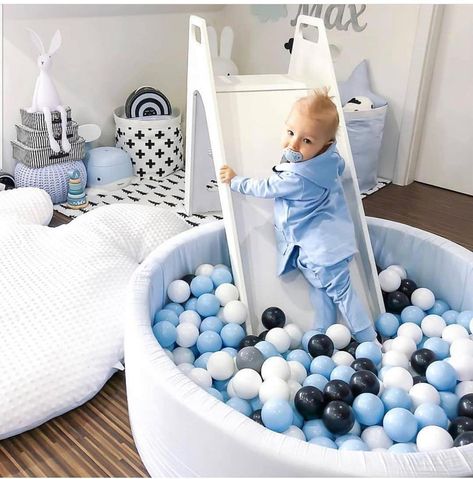 Ball pit slide