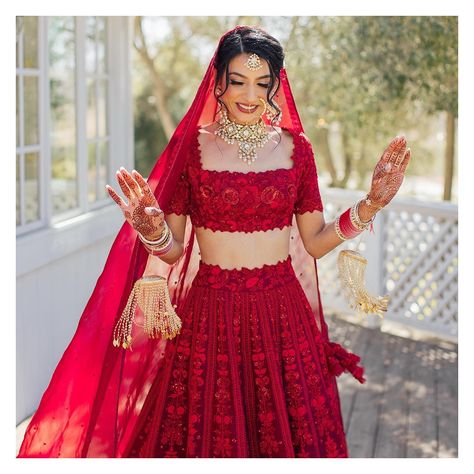 Styl. Inc | Wedding Stylists India (@styl_bymeha) • Instagram photos and videos Day Wedding Lehenga, Lehenga Fits, Wedding Lehangas, Wedding Lehengas Bridal, Barat Dress, Red Bride, Bride Indian, Designer Bridal Lehenga Choli, Red Bridal Dress