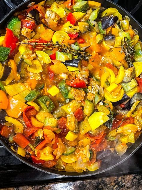 Ratatouille Recipe - Healthier Steps Oven Roasted Ratatouille Recipe, Vegan Rattatouie, Ratituoi Recipe, Ratouille Recipe, Rattatouie Recipe, Ratatouille Recipe Traditional, Traditional Ratatouille, Vegetable Ratatouille, Easy Ratatouille Recipes