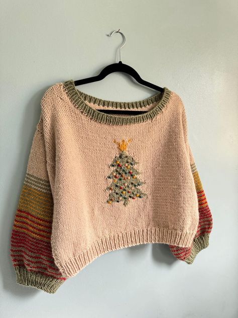 Christmas Sweaters Knitting Patterns, Christmas Sweater Pattern Knitting, Crochet Christmas Tree Sweater, Cute Diy Christmas Sweaters, Crochet Sweater Christmas, Christmas Sweaters Crochet, 70s Christmas Outfit, Crochet Ugly Christmas Sweater Pattern, Crochet Christmas Sweater Pattern