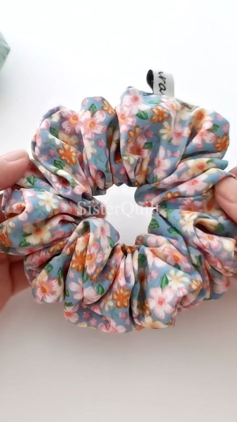 SisterQuilt | How To Make Scrunchies | Sewing Tutorial | Instagram Scrunchies Sewing, Scrunchie Sizes, How To Make Scrunchies, Sewing Tutorials, Scrunchies, Sewing Projects, Projects To Try, Sewing, Pattern