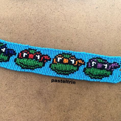 Tmnt Friendship Bracelet, Alpha Bookmark Pattern, Organize Stationary, Turtles Cute, Ninga Turtles, Alpha Bracelet, Keychain Patterns, Stationary Organization, Turtle Bracelet