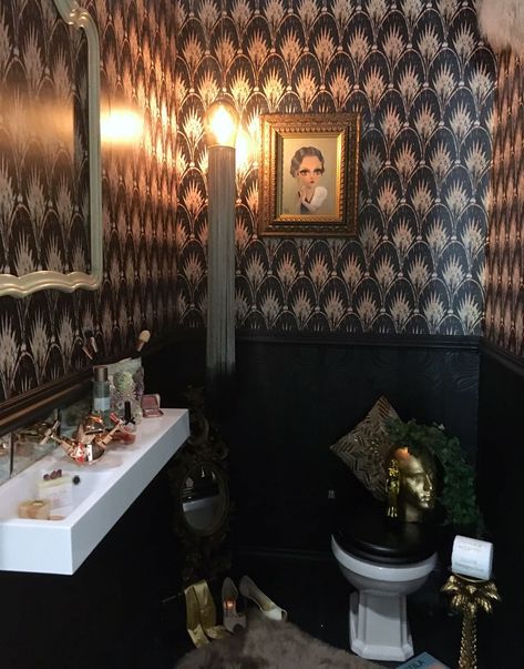 Hollywood glamour, Lavatory Project style  https://www.lifeat139a.com/139a/2/5/hollywood-glamour-lavatory-project-style Old Hollywood Bathroom, Boho Loft Apartment, Dark Academia Bathroom, Wallpaper Toilet, Glam Bathroom Decor, Anna Hayman, Maximalist Interior Design, Eclectic Homes, Pearl Wallpaper