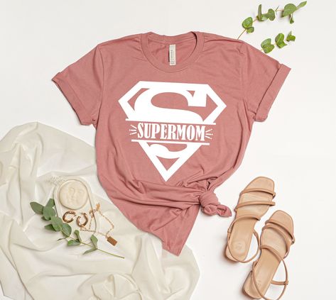 Super Mom Shirt Ideas, Super Mom Shirt, Super Family, Cute Mothers Day Gifts, Diy Shirts, Superhero Shirt, Group Shirts, Funny Mom Shirts, Funny Mom