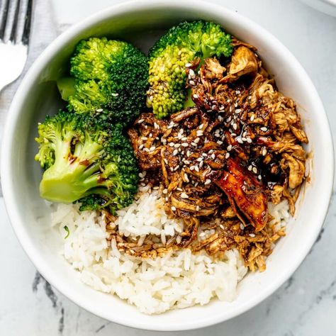 Easy Chicken Teriyaki Bowl Recipe: Quick and Delicious! - Fed & Fit Teriyaki Bowl Recipe, Easy Teriyaki Sauce Recipe, Easy Chicken Teriyaki, Postpartum Food, Postpartum Meals, Teriyaki Chicken Bowl, Recipes With Soy Sauce, Easy Shredded Chicken, Teriyaki Sauce Recipe