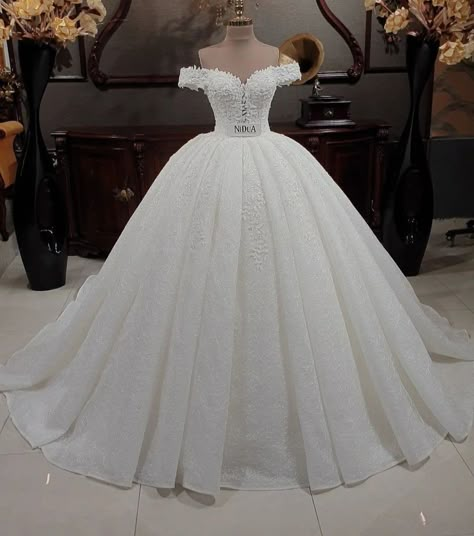 Wedding Dresses Puffy Cinderella, Princess Ballgown Wedding Dresses, White Dresses Wedding, White Quince Dresses, Puffy Wedding Dresses, Satin Mermaid Wedding Dress, White Quinceanera Dresses, Ball Gowns Wedding Dress, Big Wedding Dresses