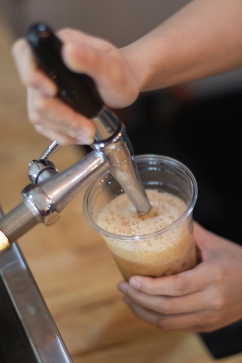 Just like your favorite beer, you can serve your cold brew coffee on draft, keeping it fresher longer and adding convenience to your day. Cold Brew On Tap, Nitro Cold Brew At Home, Trailer Bar, Cold Brew At Home, Nitro Coffee, Beer Serving, Nitro Cold Brew, Beer Wood, Coffee Truck