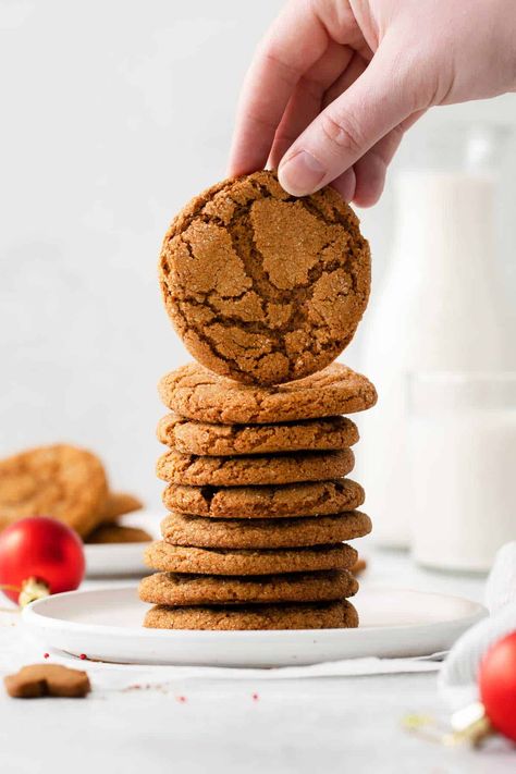 Gluten-Free Ginger Snaps (Old Fashioned!) - Meaningful Eats Gluten Free Xmas Cookies, Gluten Free Ginger Snaps, Gingersnap Cookies Chewy, Gluten Free Biscotti, Meaningful Eats, Ginger Snaps Recipe, Gluten Free Christmas Cookies, Gf Cookies, Chocolate Mint Cookies