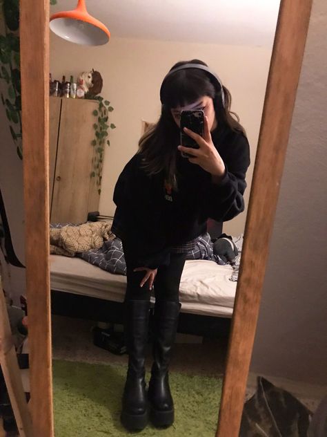 outfit mirror selfie room bedroom pose black green bratz boots decor inspo Boots Decor, Selfie Room, Bratz Boots, Outfit Mirror Selfie, Gothic Mirror, Goth Bedroom, Pic Poses, Mirror Selfie Poses, Bedroom Photos