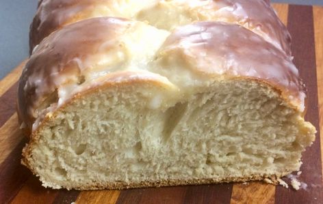 Finnish Cardamom Coffee Bread, Finnish Baking Recipes, Nisu Bread, Finish Recipes, Finnish Bread, Swedish Bread, Finland Food, Finnish Cuisine, Fancy Baking