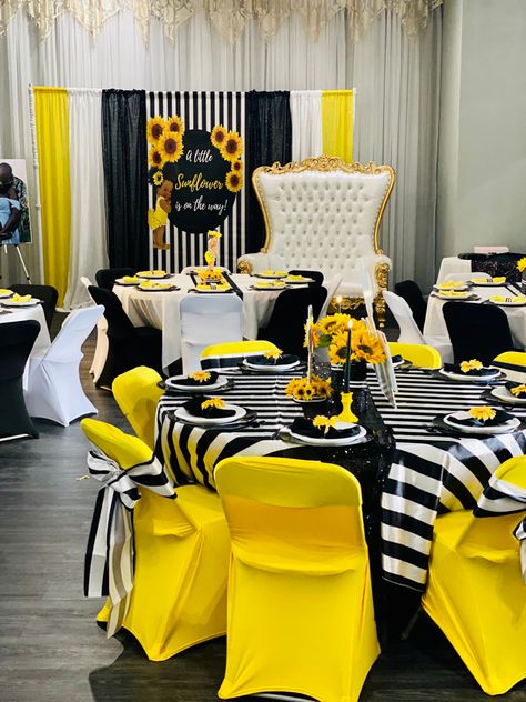 Sunflower baby shower decor Sunflower Table Decor, Black And White Dining Room, Sunflower Table, Sunflower Baby Shower, Couples Dinner, 16th Birthday Decorations, White Sunflower, Sunflower Baby Showers, Sunflower Themed Wedding